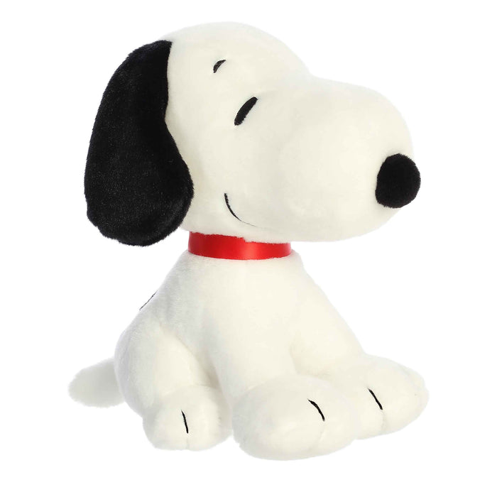 9" Seated Snoopy