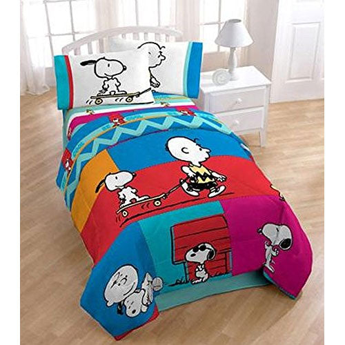 Snoopy & Charlie Brown "Just Be" Reversible Comforter